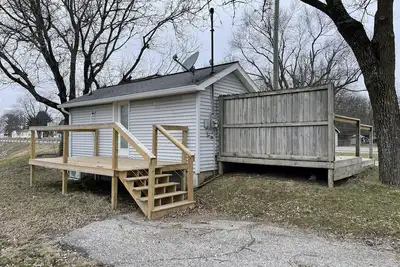 Image de Quaint, tiny home in the small town of Bainbridge. Newly remodeled.