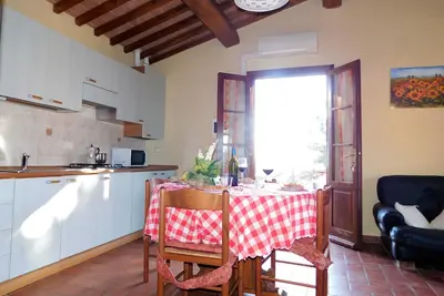 Image de Two-room apartment in farmhouse with pool 5 minutes from Lajatico and Peccioli