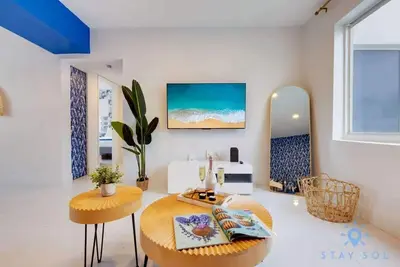 Image de Cozy Apt: Bay View + Pool | Step To Beach