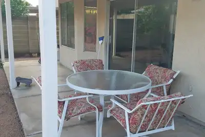 Image de 6 Minutes to Phoenix Open / 25 minutes to Super Bowl