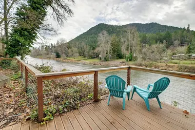 Image de Spacious Grants Pass Home w/ Hot Tub & River Views