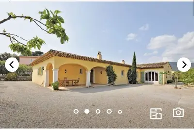 Image de Charmante villa avec bain Ă remous