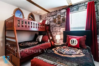 Image de Beautiful 7br with Pool/Spa Windsor Island 20042