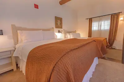 Image de Family suite w/ Mountain View - 11
