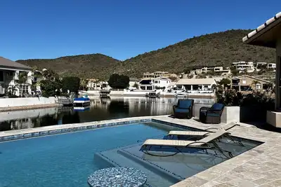 Image de \"Casa En'Lago” Cardinals Football, Heated Pool, Pontoon Boat, Fishing, Mini Golf
