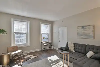 Image de Well Decorated Apartment in Historic Bethlehem - 2 Night Min