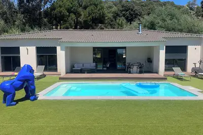 Image de Villa moderne vue mer avec piscine