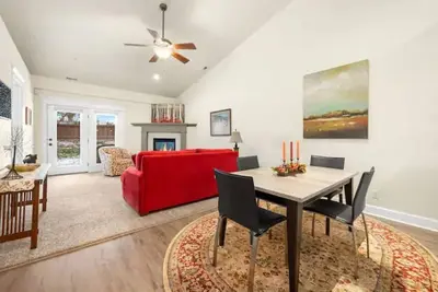 Image de Comfortable, Cozy Boise Townhome