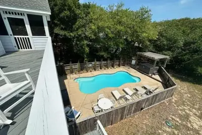 Image de OBXLanai - 5 houses from Private Duck Beach + Private Pool at House!