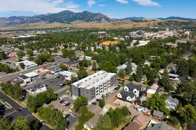 Image de Stylish Sobo Downtown Condo - Steps to Main St.