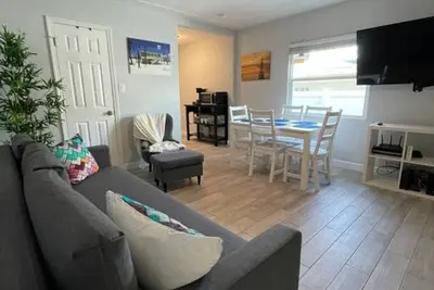 Image de Single Family House portion in St Petersburg Fl Unit B