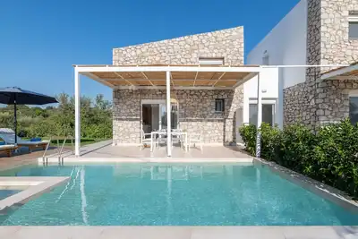 Image de New Brand Loft, Heating Pool, Jacuzzi, Spa near haraki beach, taverna, market