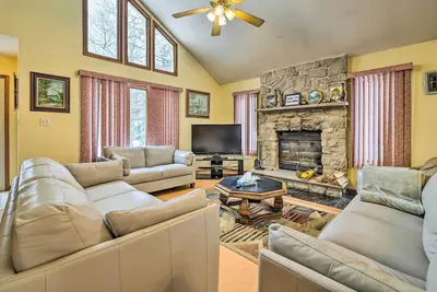 Image de Hot Tub + Deck: Pet-Friendly Poconos Getaway!