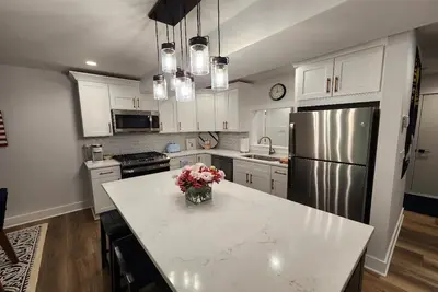 Image de Gorgeous 4 bedroom condo - 10 minutes from Harbor Springs & Ski Resorts