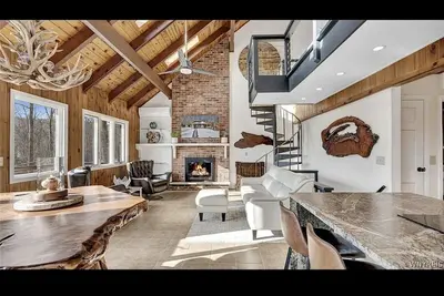 Image de Amazing Year-Round Ellicottville Family Chalet - 1 min to slopes, ropes and golf