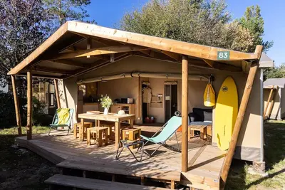 Image de Cabane Cotton Confort 32m² - 2chambres + Terrasse couverte + Quartier piéton 4 personnes