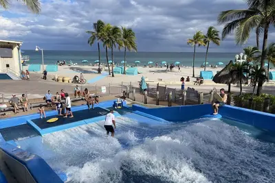 Image de Hollywood Broadwalk Beachfront Home