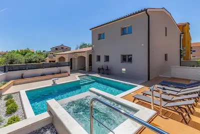 Belle maison à Medulin avec sauna