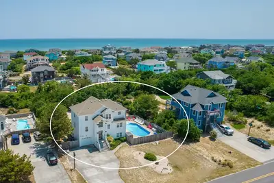 Fiddlin Around: 6 Bedrooms, Private Pool, Walk to Beach
