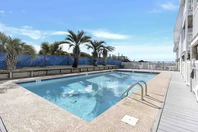 Image de I'll Beach There For You at Ocean Isle Beach, Ocean front with pool and great water views