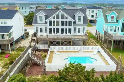 Image de Hobbs Realty - Oceanfront w/Heated Pool, Elevator, and Second Living Area