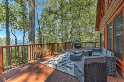 Image de 20% Off| New| Views | Walnut Haven| Hot Tub | Game Rm