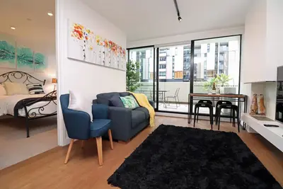 Image de This lovely modern apartment in the prime location of South Yarra
