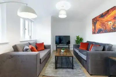Image de Pinewood 2 Bedroom Apartment 04 By Arista Living