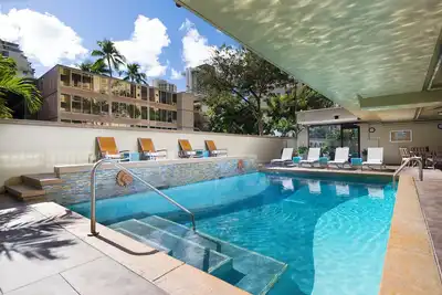 Image de Beach Ready! 3 Relaxing Units with Kitchen! Outdoor Swimming Pool Available!