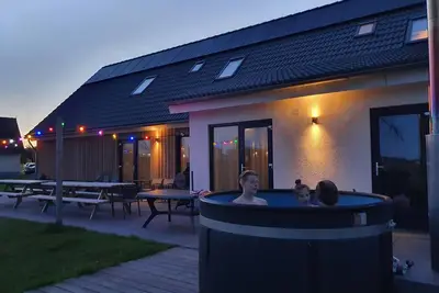 Image de Maison de groupe avec sauna et bain à bulles