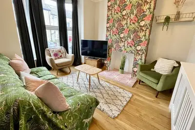 Image de Harley's House sleeps 4 - a house that sleeps 4 guests in 2 bedrooms