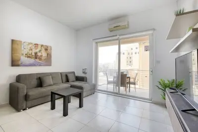 Delightful 3br Sliema Apt Near Promenade