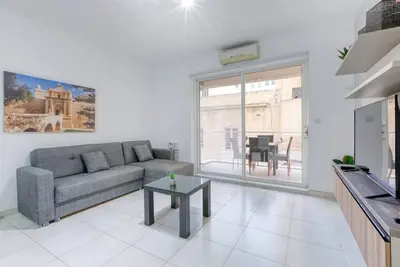 Image de Cozy 3br Sliema Apt Near Promenade Fully Furnished