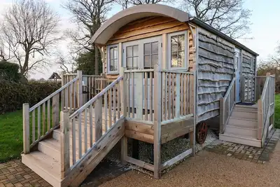 Image de Arts And Crafts, romantic, with a garden in Tadcaster