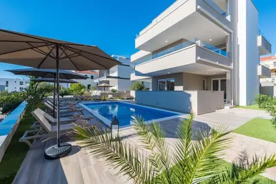 Apartments for 12 with Pool and Grill