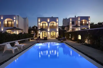 Aqua, Three Bedroom Villa with Private Pool & Sea View