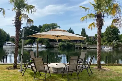 Image de Riverside 4 Bedroom House In Wraysbury near Windsor Staines