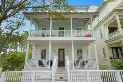Image de Stunning Renovation, 3 King Primaries, Tower w/Views - Sleeps 15 + 2 Bikes!