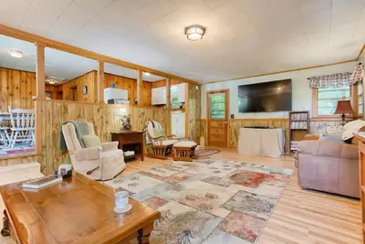 Image de Bear Crossing at Linville Falls!