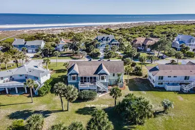 Image de Sea Sounds - steps to beach access, sleeps 17 and golf cart included