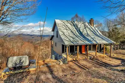 Image de Amazing Mountain Views Hot Tub Fire Pit Remote Location Pet Friendly