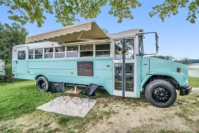 Image de Getaway Skoolie- Off Grid & Take you wherever your heart desire