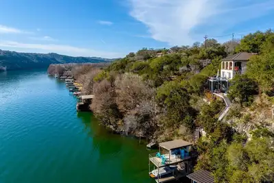 Image de Stairway to Heaven: Luxury Waterfront w/ Panoramic Views, Bbq & Billiards