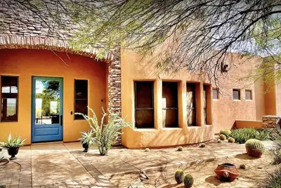 Image de Big Spur Ranch in elite North Scottsdale desert. Arizona adventures with views.