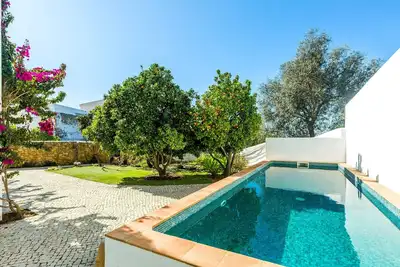 Image de PÊRA Vintage Villa With Pool by Homing