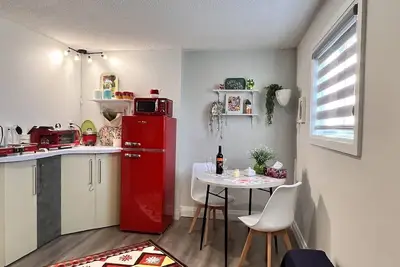 Image de Alluring Private Bachelor Unit