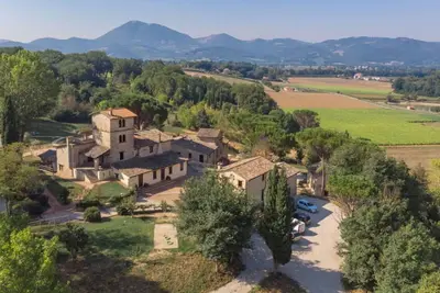 Image de Complexe en campagne à Montone avec 1 chambres à coucher, 3 couchages