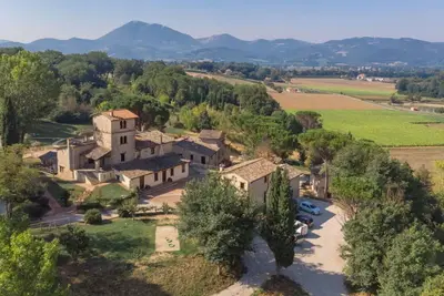 Image de Complexe en campagne à Montone avec 1 chambres à coucher, 3 couchages