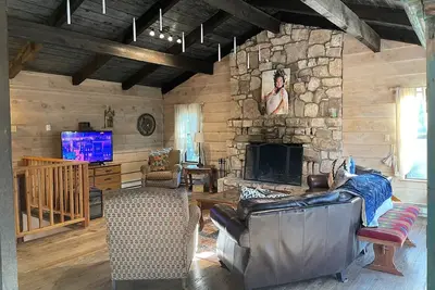 Image de Harry Potter cabin, multi level deck, dogs welcome