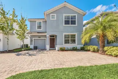 Beautiful 6-Bed Storey Lake Pool Hm -4795kcc